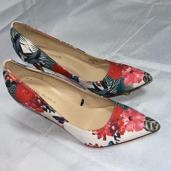 Marc Fisher Floral Tropical Jungle Party Vacation Heels - Picture 2 of 9